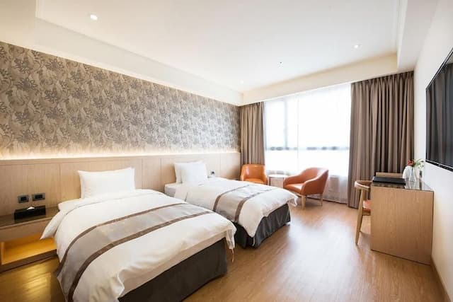 Heti Hotel-Twin Room-1