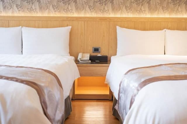 Heti Hotel-Quadruple Room-2