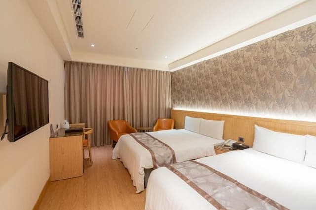 Heti Hotel-Quadruple Room-4