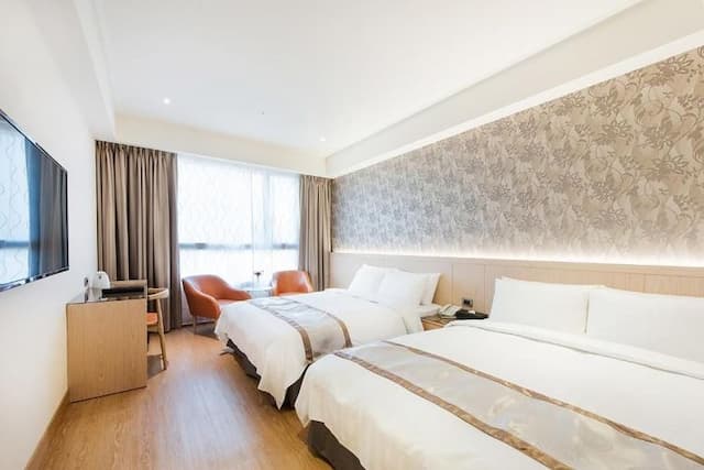 Heti Hotel-Quadruple Room-1