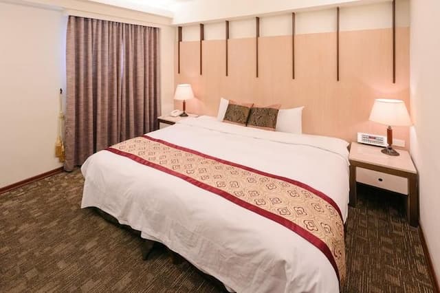 華登商務大飯店 ｜洲際棒球場10分鐘 ｜-商務雙人房-1