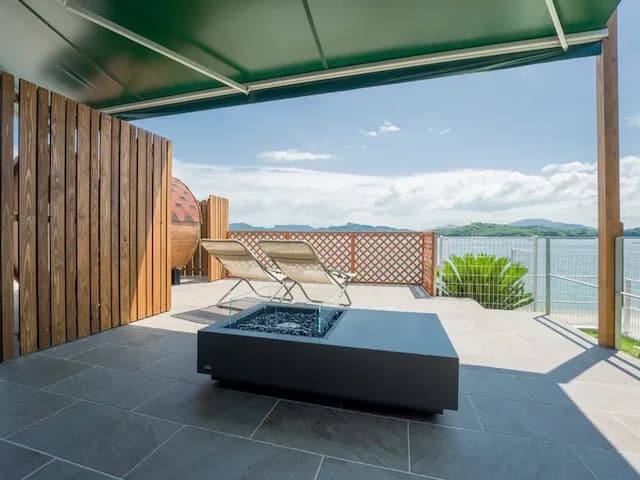 【テラス】目の前に広がる天草の海を眺めながらリラックス