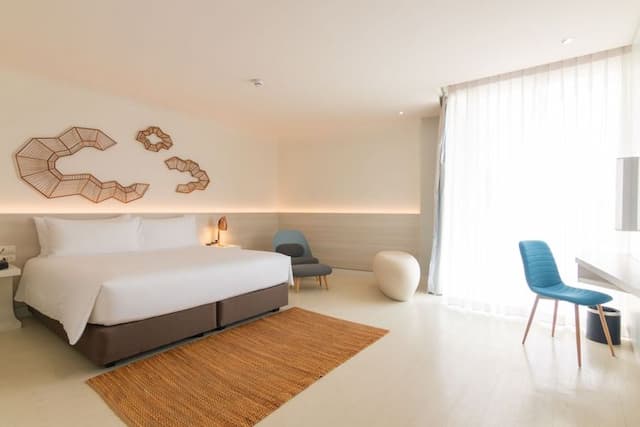 VELA Dhi Udon Thani-Suite Balcony(Room only)-4