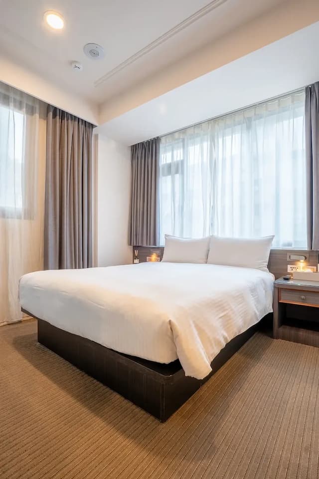 夢樓旅店-雀緻雙人客房-4