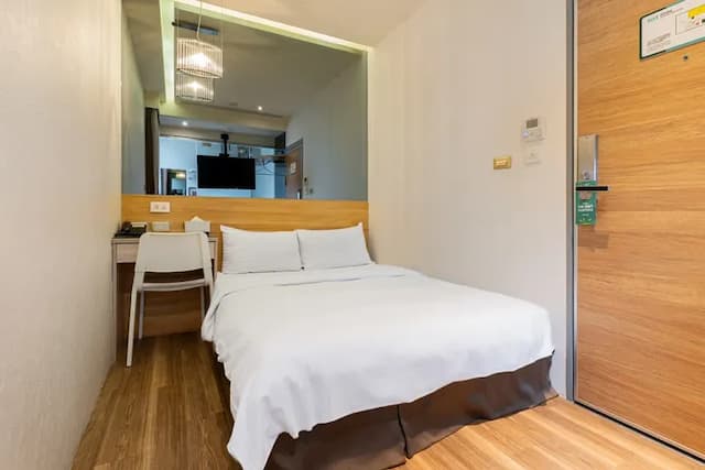 CHECK inn Express Taichung FuXing Hall 2-Economy Double Room-2