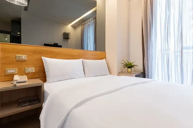CHECK inn Express Taichung FuXing Hall 2-Deluxe Double Room-1