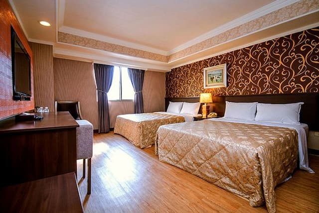 漢彌敦大飯店-豪華家庭房-1