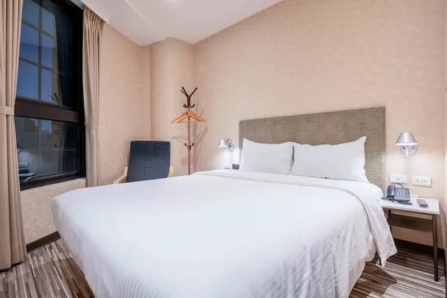 雀客旅館台中自由-經典雙人客房-1