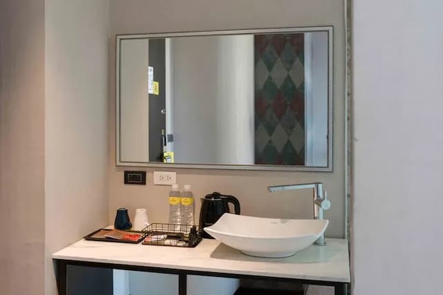 雀客旅館台中自由-經典雙人客房-12