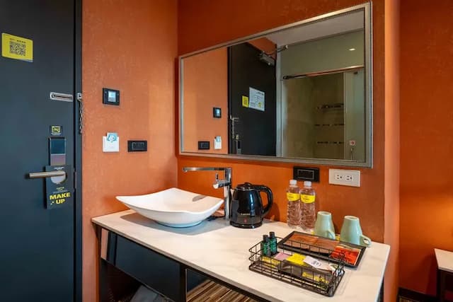 雀客旅館台中自由-經典雙人客房-11