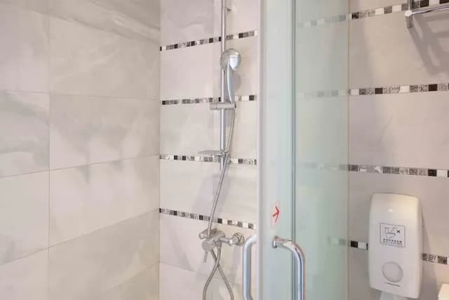 雀客旅館台中自由-經典雙人客房-14