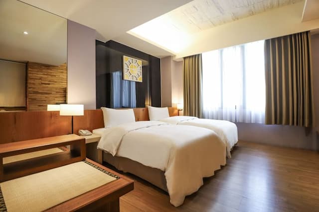 Roots Chew Hotel-Standard Twin Room-1