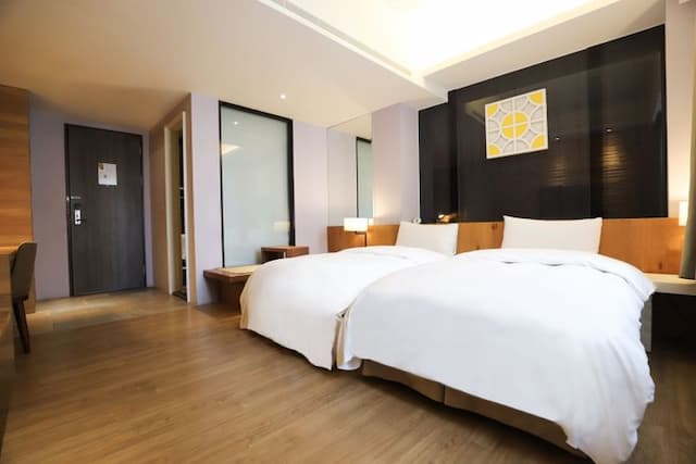 Roots Chew Hotel-Standard Twin Room-4