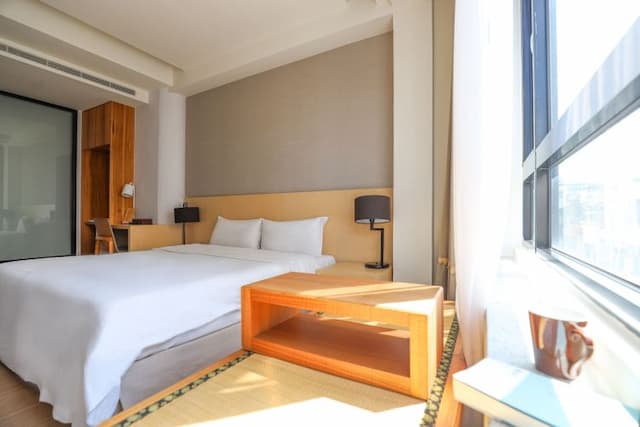 Roots Chew Hotel-Deluxe Double Room-1