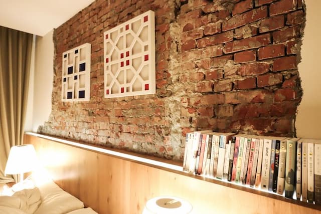 Roots Chew Hotel-Deluxe Quadruple Room-2