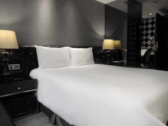 CHECK inn Taipei Main Station-Superior Double Room-8