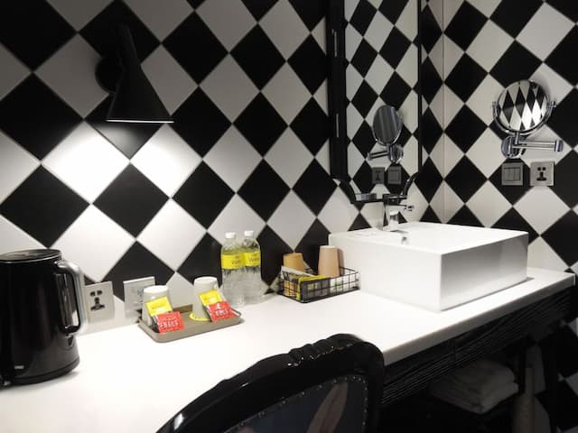 CHECK inn Taipei Main Station-Superior Double Room-4