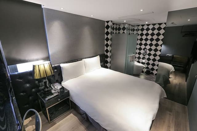 CHECK inn Taipei Main Station-Superior Double Room-1