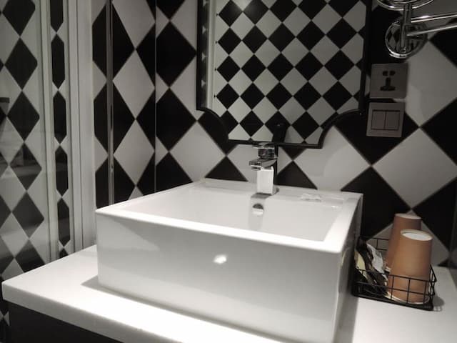 CHECK inn Taipei Main Station-Standard Double Room without Window-6