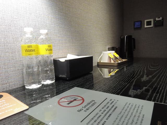 CHECK inn Taipei Main Station-Standard Double Room without Window-4