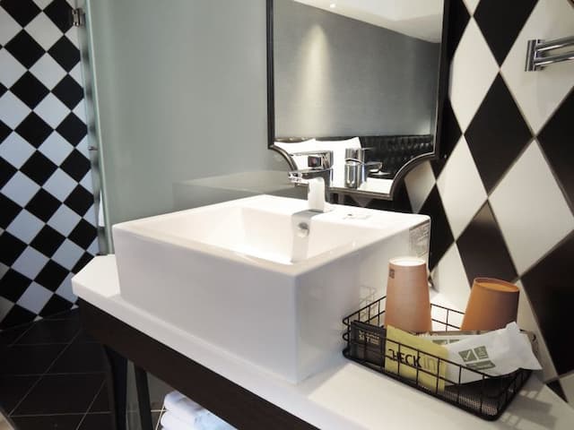 CHECK inn Taipei Main Station-Deluxe Double Room-6