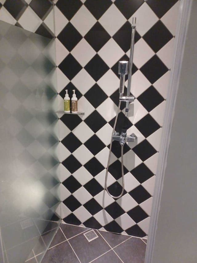 CHECK inn Taipei Main Station-Superior Double Room with City View-5