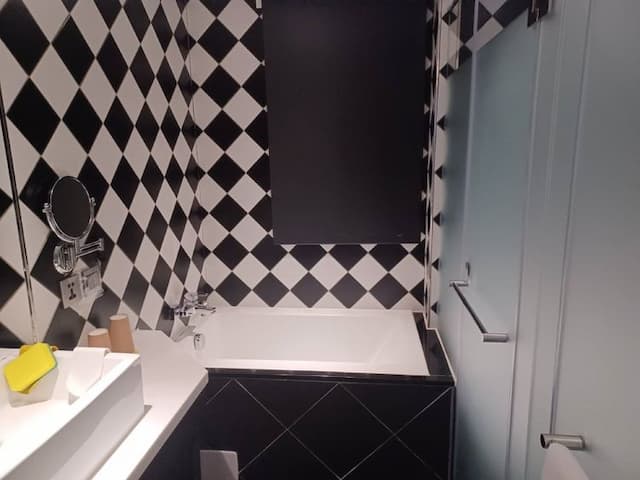 CHECK inn Taipei Main Station-Superior Double Room with City View-6