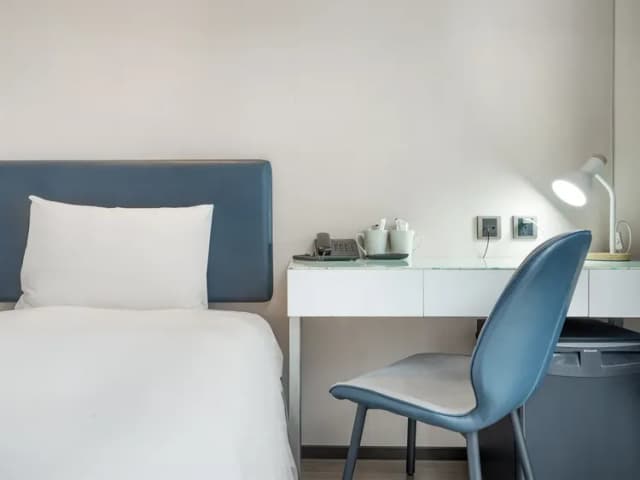 CHECK inn Taipei Xinyi-Superior Twin Room-5