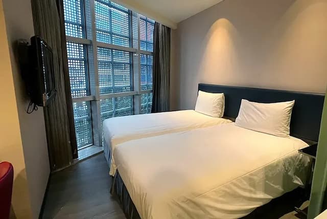 CHECK inn Taipei Xinyi-Superior Twin Room-1