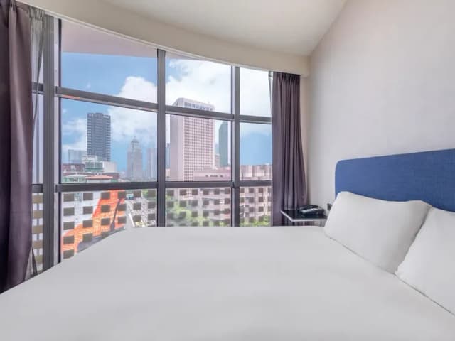 CHECK inn Taipei Xinyi-Deluxe Double Room with 101 View-7