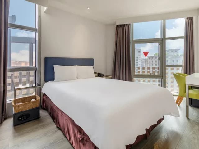CHECK inn Taipei Xinyi-Deluxe Double Room with 101 View-6