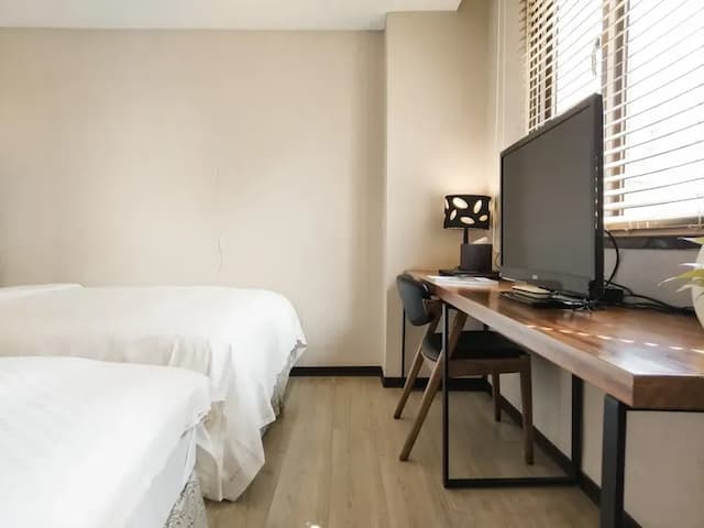 CHECK inn Express Taipei Station-Deluxe Quadruple Room-4