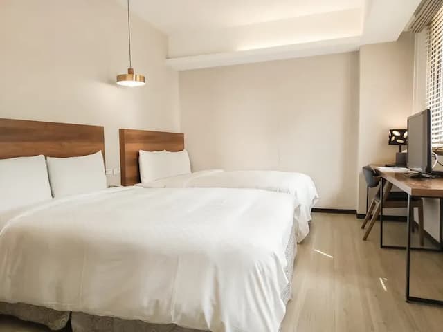 CHECK inn Express Taipei Station-Deluxe Quadruple Room-1