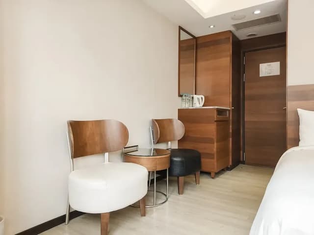 CHECK inn Express Taipei Station-Deluxe Quadruple Room-5