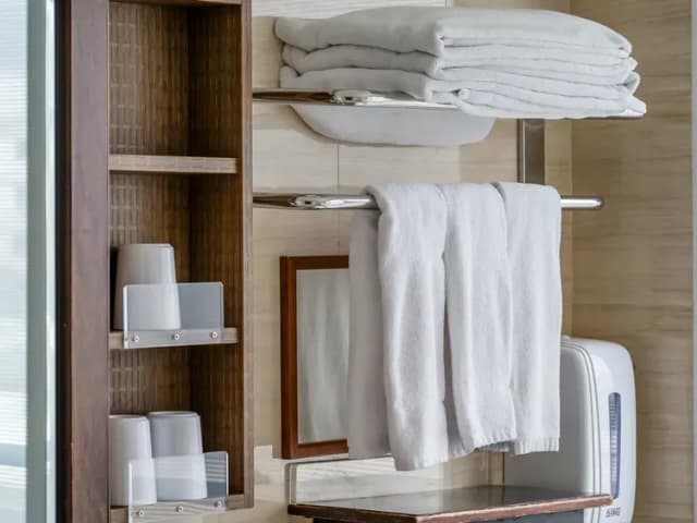 ガイド ホテル カオション シンクーチャン-Superior Triple Room-8