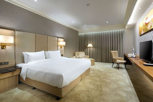 雀客藏居台南永康｜多項親子設施、鄰近火車站-景觀雙人客房(市景)-1