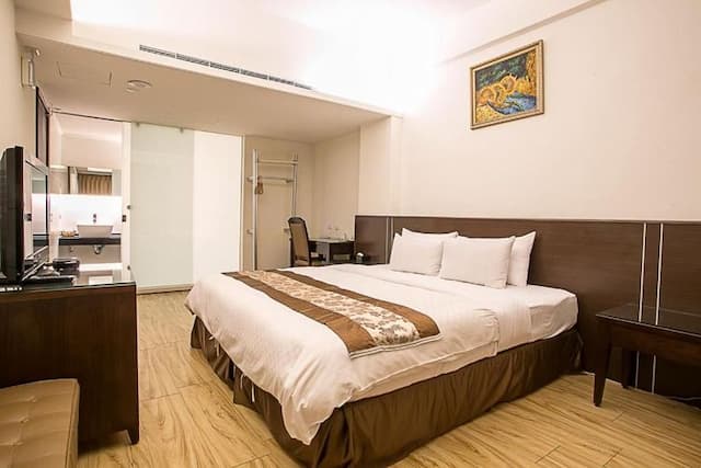 Huang Shin Business Hotel-Chung Kang-Deluxe Double Room-1