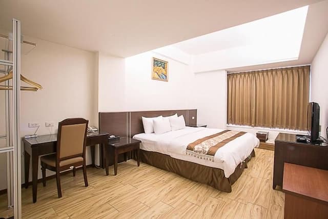 Huang Shin Business Hotel-Chung Kang-Deluxe Double Room-6