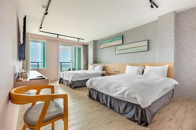 宅屋｜帆船石沙灘5分鐘腳程｜新上架-海景四人房【不挑房】-1