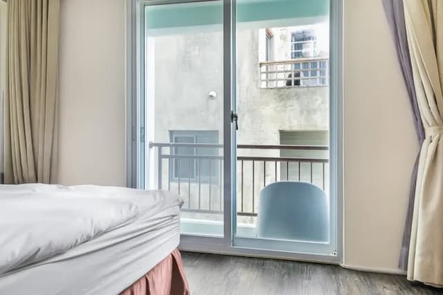 宅屋｜帆船石沙灘5分鐘腳程｜新上架-側面海景雙人房-14