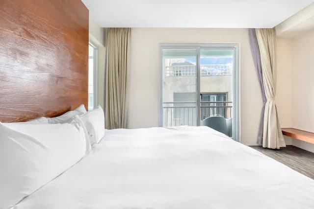 宅屋｜帆船石沙灘5分鐘腳程｜新上架-側面海景雙人房-5