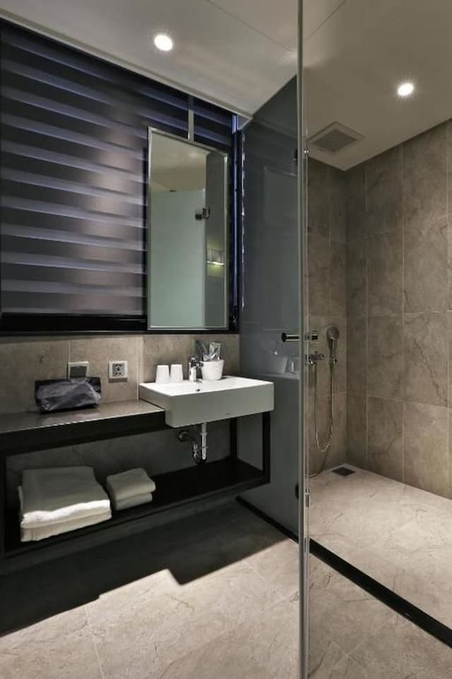 米樂旅店-特大雙人床房(不含早餐)-3