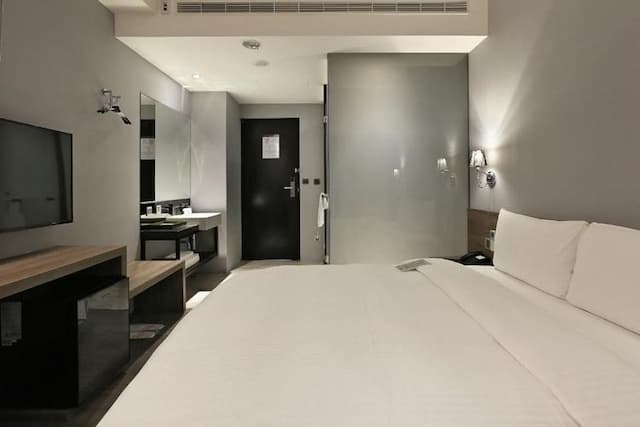 米樂旅店-加大雙人床房－附陽台(不含早餐)-2