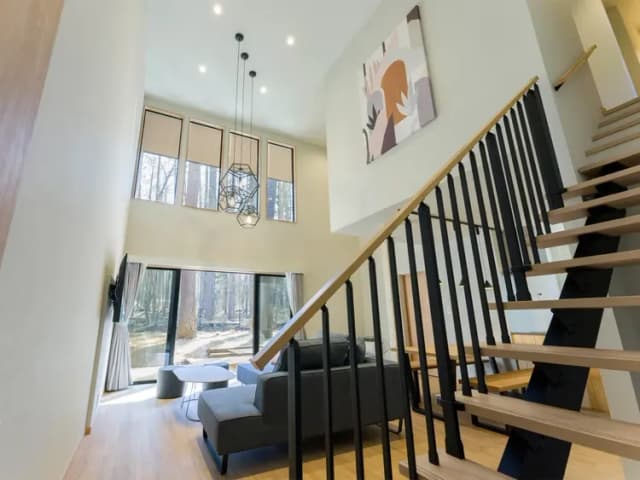 ＜ペット同泊不可＞明るい吹き抜けが嬉しい1F