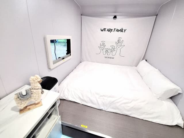 Royal Bear Camping Area｜Exclusive 15% off! Brand new British style campervan, breakfast included-【Camper van】2~4 person camper van-1