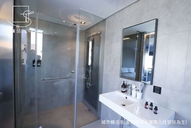 漫旅光城｜近一中商圈、享受低調奢華-高級景觀房-6