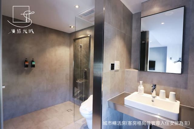 漫旅光城｜近一中商圈、享受低調奢華-高級景觀房-5