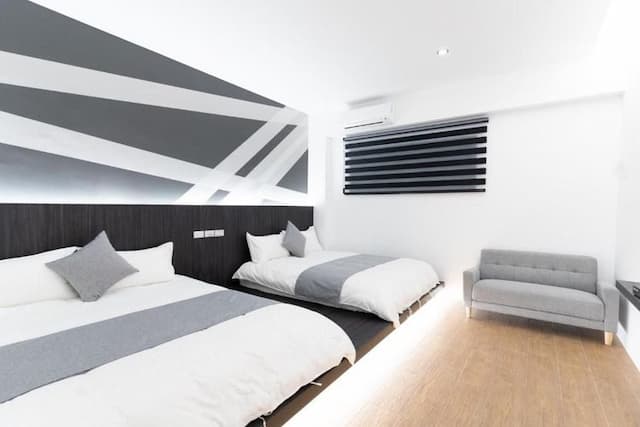 L-house時尚會館 | 10 -20人宜蘭包棟 | 烤肉、電動麻將、KTV-【20人包棟】雙人房2間+四人房2間+八人房1間-1