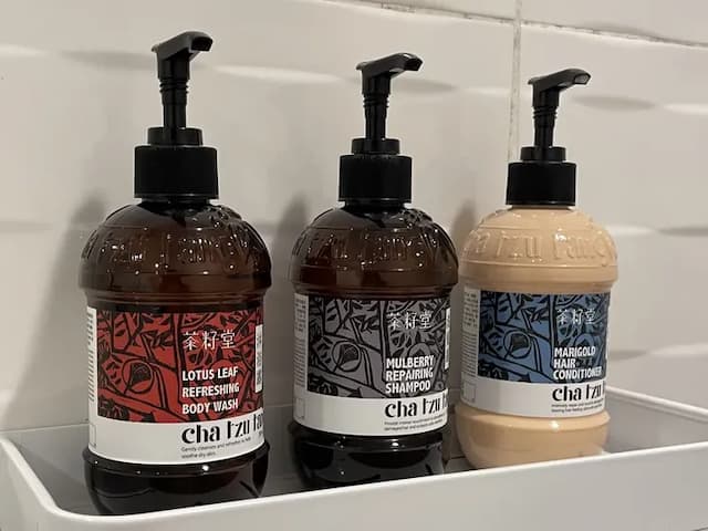 提供茶籽堂洗沐用品，香氣自然，質感生活的日常陪伴。