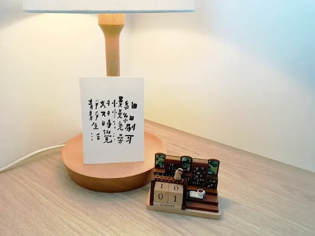 June June House｜Tainan Private Guesthouse with Elevator｜2–14 Guests Whole House or Room Rental-June June House｜Wood-Inspired Double Room in Central Tainan｜Design Elevator B&B with Parking & Large Bathtub – 14 Ping Space (Balcony Included)-11